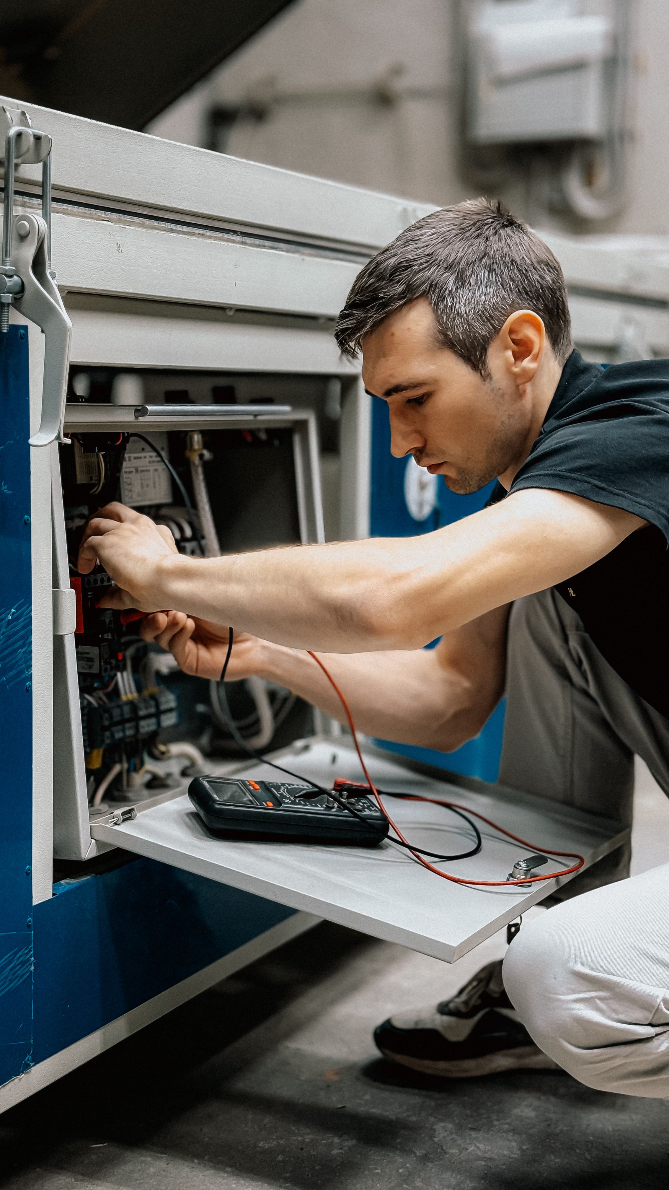 Emergency electrical repair service